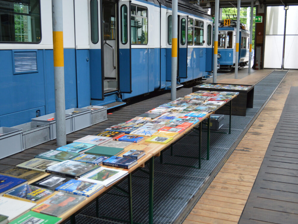 Tram Museum Zürich Flohmarkt mit Fahrbetrieb